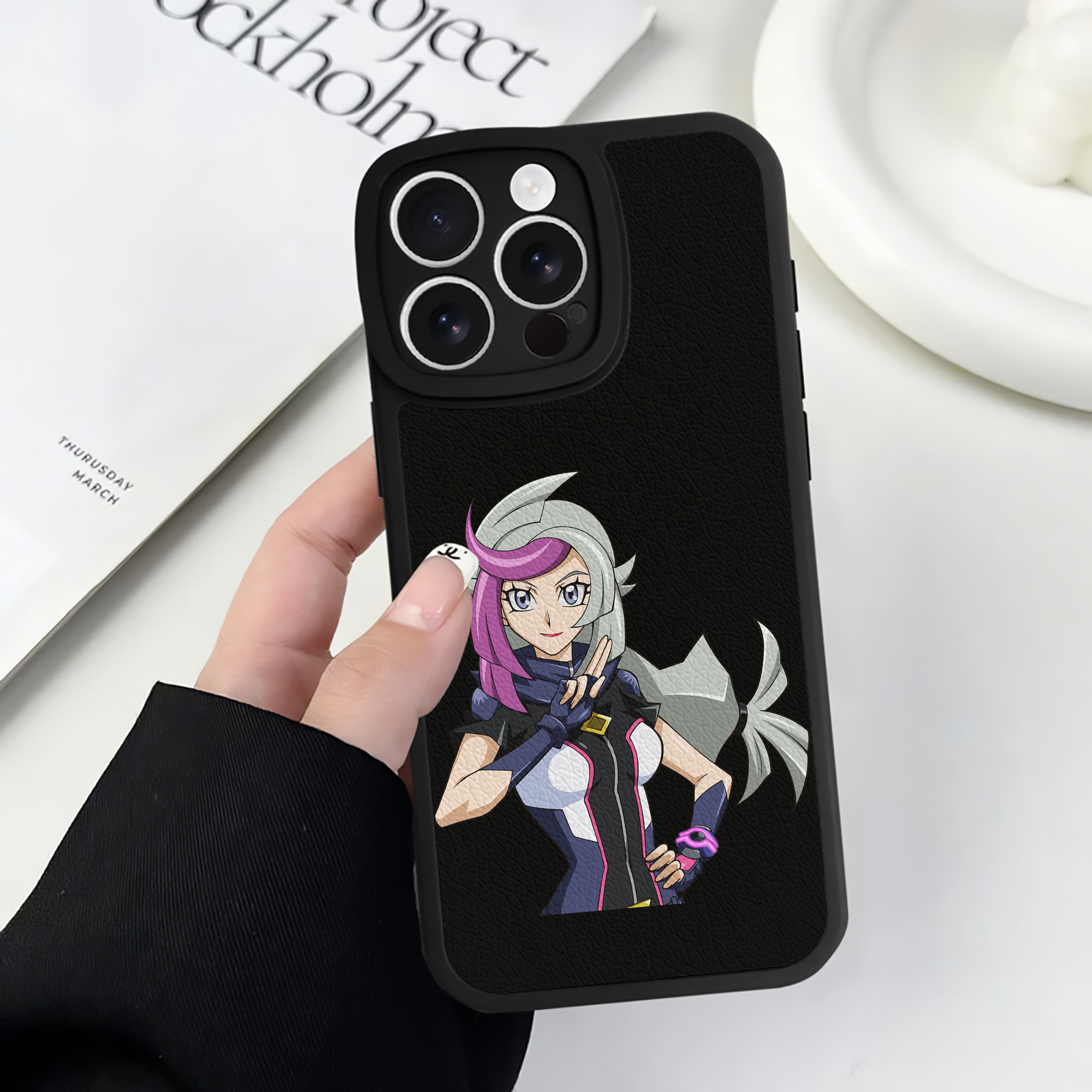 遊☆戯☆王 Yu-Gi-Oh! 【iPhone 16シリーズ対応】シリコンスマホケース（レザー調） 材質：シリコン
